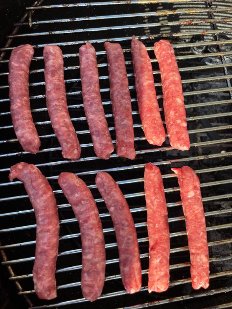 iberico worstjes rauw op de barbecue